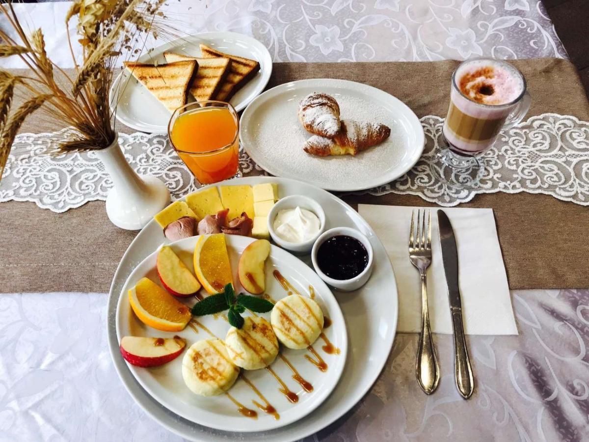 Iron Bridge Hotel Bukovel Luaran gambar
