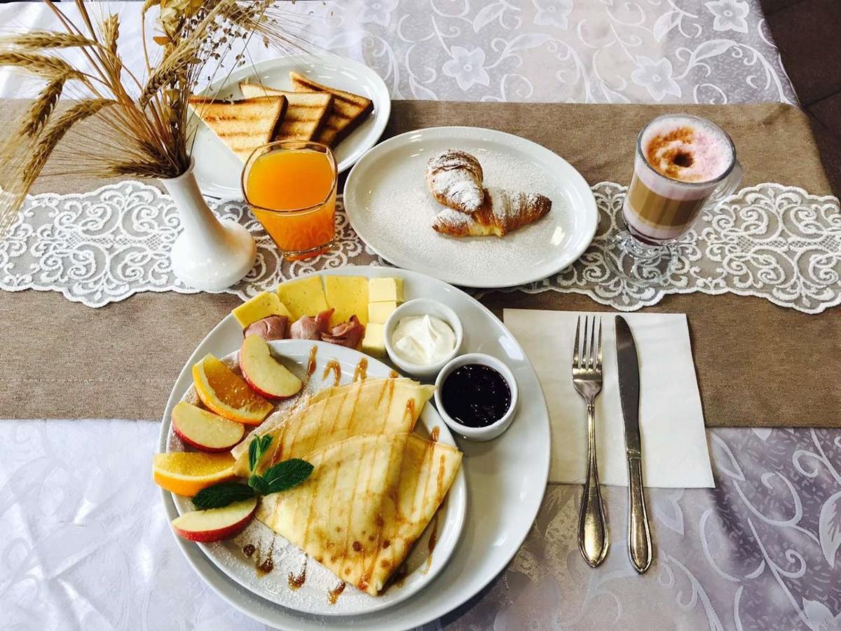 Iron Bridge Hotel Bukovel Luaran gambar