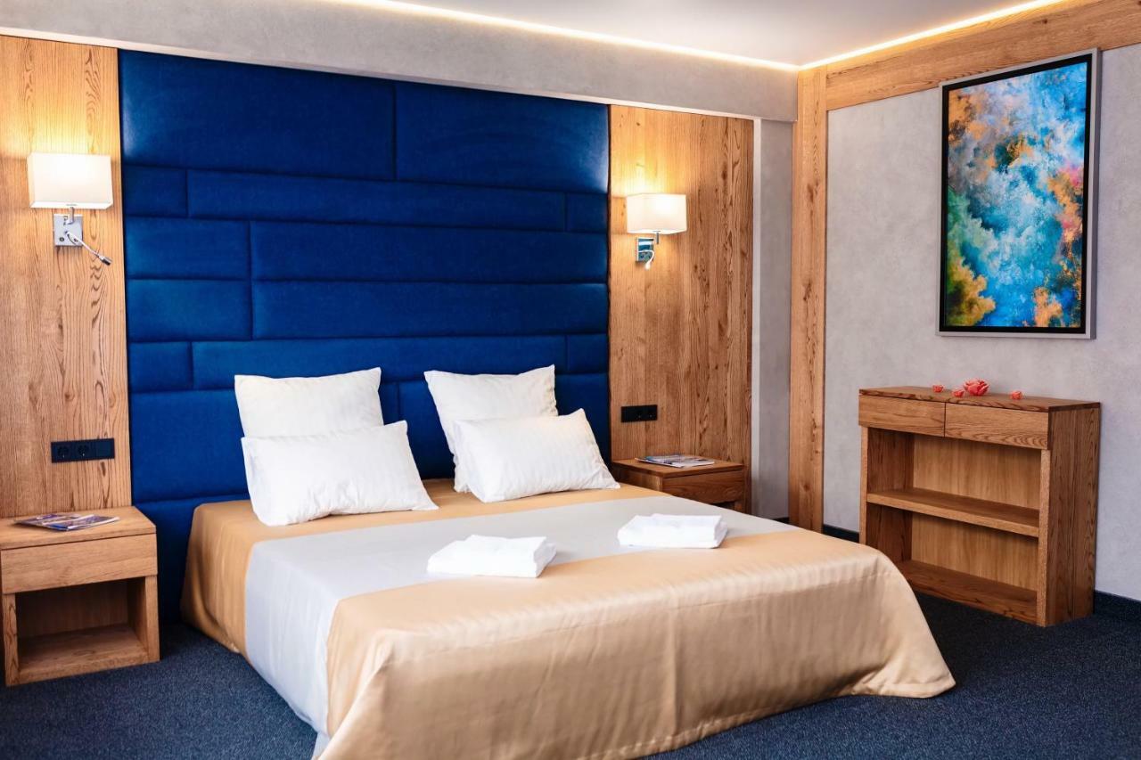 Iron Bridge Hotel Bukovel Luaran gambar